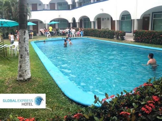 Imagen de la piscina del Hotel Best Western Global Express. Foto 15