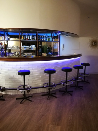 Imagen del bar/restaurante del Hotel Best Western Golf D'albon. Foto 8