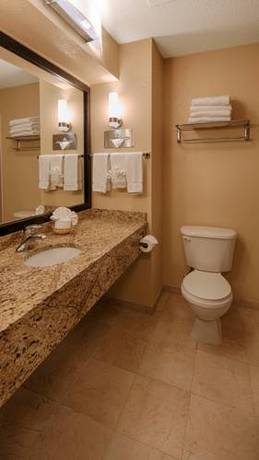 Imagen de la habitación del Hotel Best Western Governors Inn And Suites. Foto 16