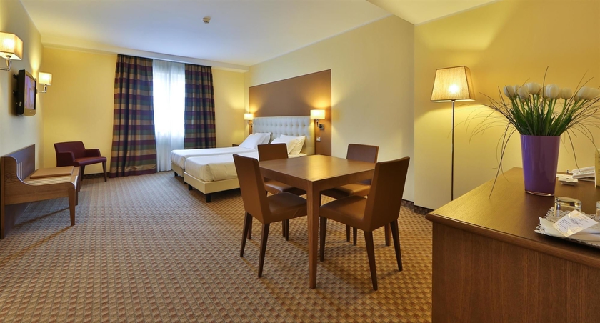 Imagen de la habitación del Hotel Best Western Grand Guinigi. Foto 10