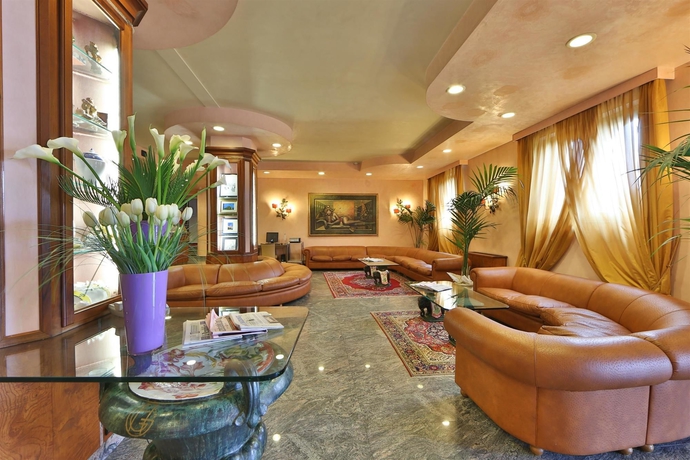 Imagen de los interiores del Hotel Best Western Grand Guinigi. Foto 16