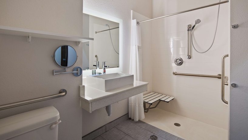 Imagen de la habitación del Hotel Best Western Green Oaks Inn. Foto 5