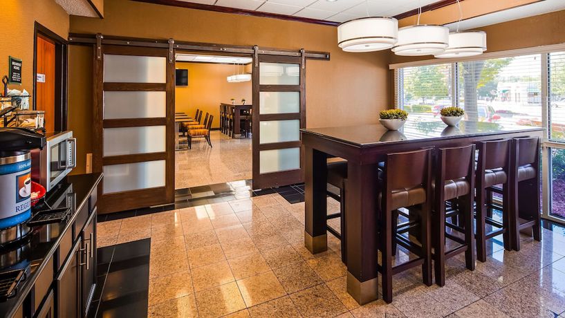 Imagen del bar/restaurante del Hotel Best Western Gwinnett Center. Foto 2
