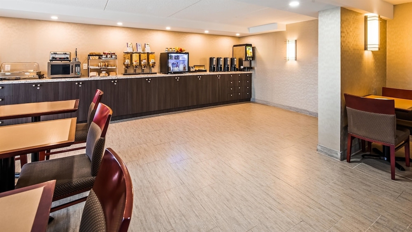 Imagen del bar/restaurante del Hotel Best Western Halton Hills. Foto 6