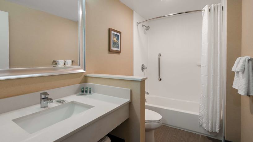Imagen de la habitación del Hotel Best Western Hampshire Inn. Foto 6