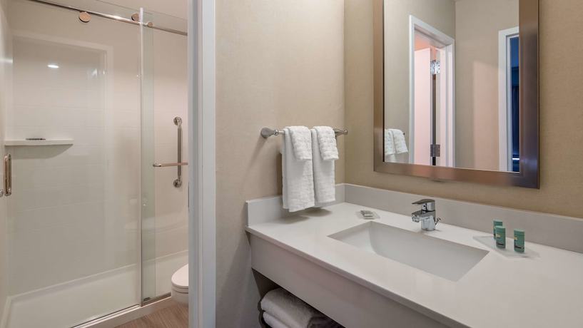 Imagen de la habitación del Hotel Best Western Hampshire Inn. Foto 11