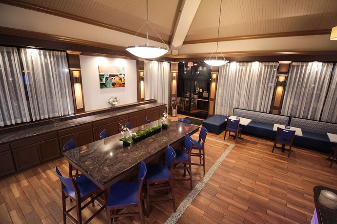 Imagen de los interiores del Hotel Best Western Hampton Coliseum Inn. Foto 14