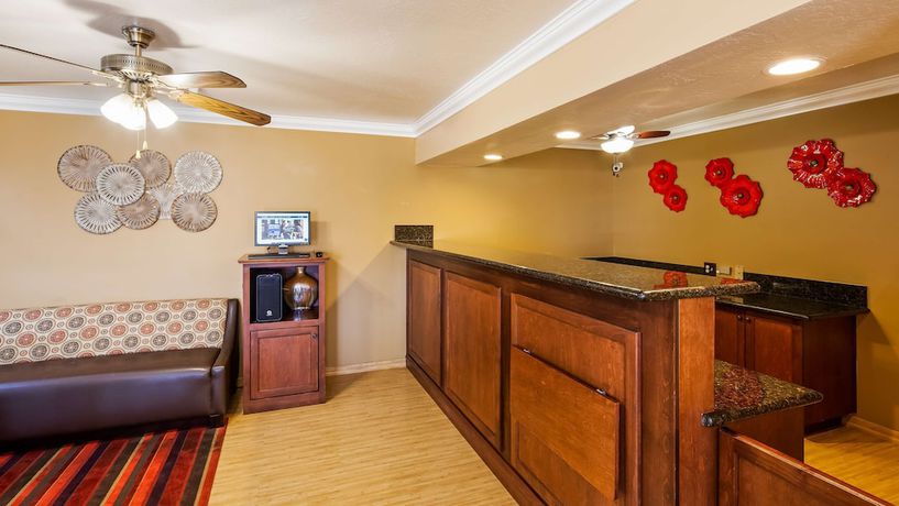 Imagen de los interiores del Hotel Best Western Hanford Inn. Foto 18