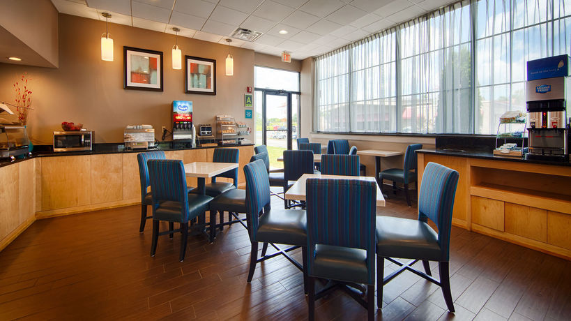 Imagen de los interiores del Hotel Best Western Hartford And Suites. Foto 14