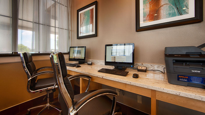 Imagen del bar/restaurante del Hotel Best Western Hartford And Suites. Foto 4