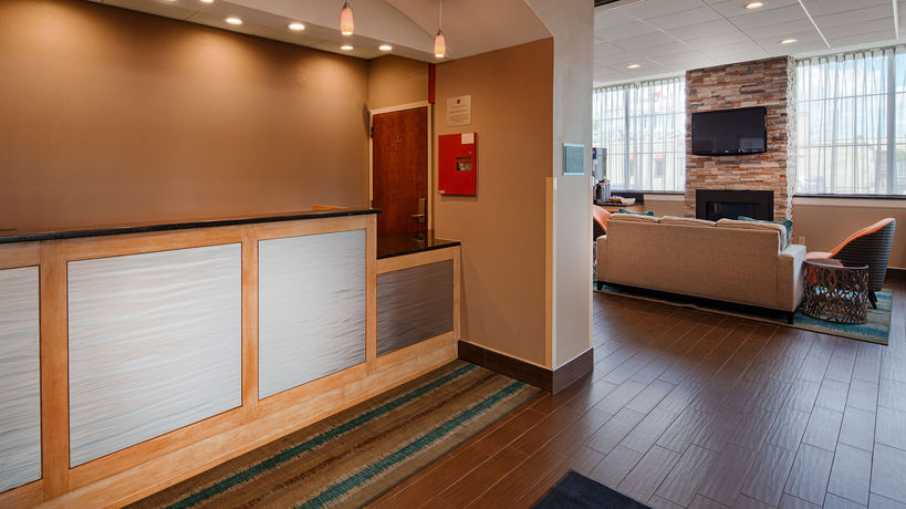Imagen de los interiores del Hotel Best Western Hartford And Suites. Foto 16