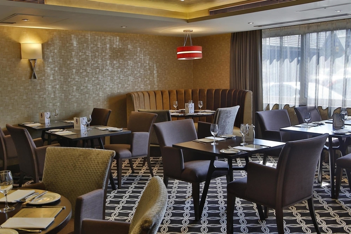 Imagen del bar/restaurante del Hotel Best Western Heath Court. Foto 3