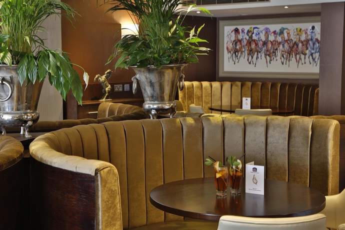 Imagen del bar/restaurante del Hotel Best Western Heath Court. Foto 6