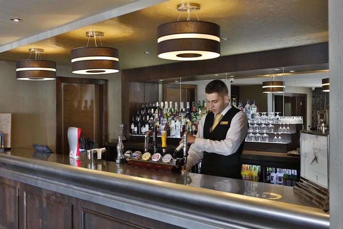 Imagen del bar/restaurante del Hotel Best Western Heath Court. Foto 7