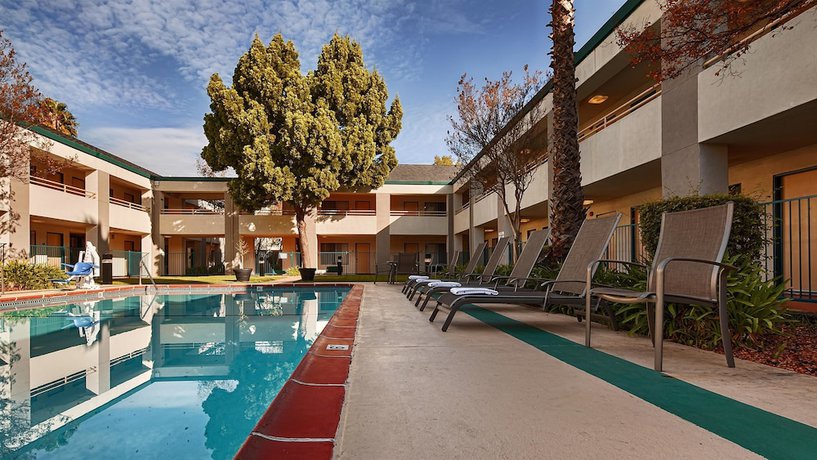 Imagen de la piscina del Hotel Best Western Heritage Inn, Concord. Foto 18
