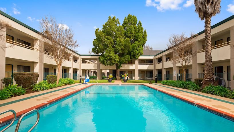 Imagen de la piscina del Hotel Best Western Heritage Inn, Concord. Foto 19