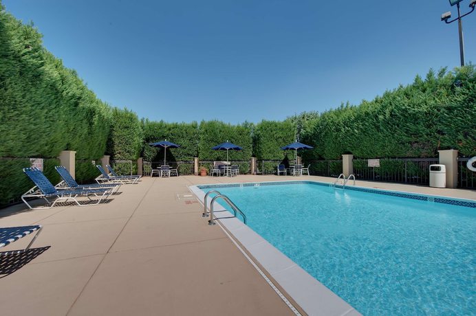 Imagen de la piscina del Hotel Best Western Hickory, Hickory. Foto 20