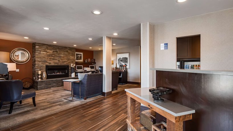Imagen de los interiores del Hotel Best Western Hi-desert Inn. Foto 18