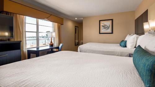 Imagen de la habitación del Hotel Best Western Historic Bayfront. Foto 7