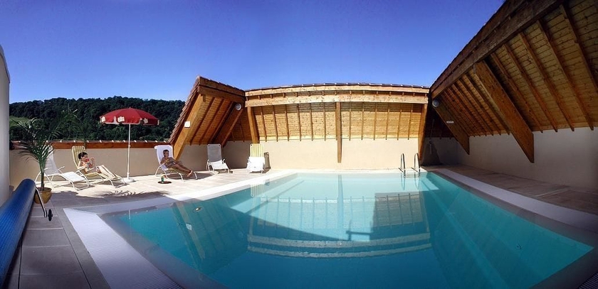 Imagen de la piscina del Hotel Best Western Hotel Le Pont Dor. Foto 17