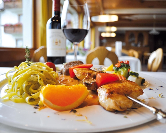 Imagen del bar/restaurante del Hotel Best Western Hotel Rebstock. Foto 5