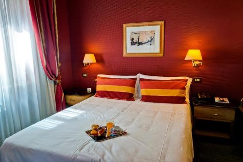 Imagen de la habitación del Hotel Best Western Hotel Rivoli. Foto 5