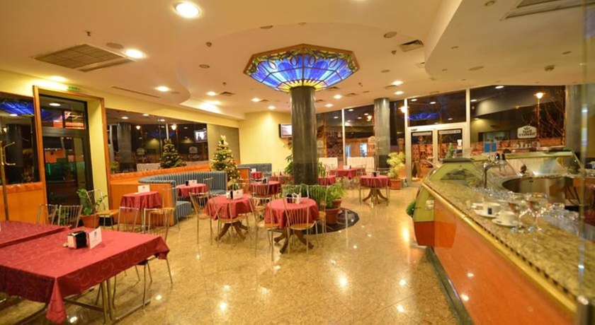 Imagen del bar/restaurante del Hotel Best Western Hotel Turist. Foto 6
