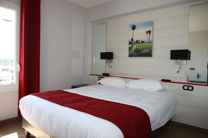 Imagen de la habitación del Hotel Best Western Hotel & SPA Pau Lescar Aeroport. Foto 7