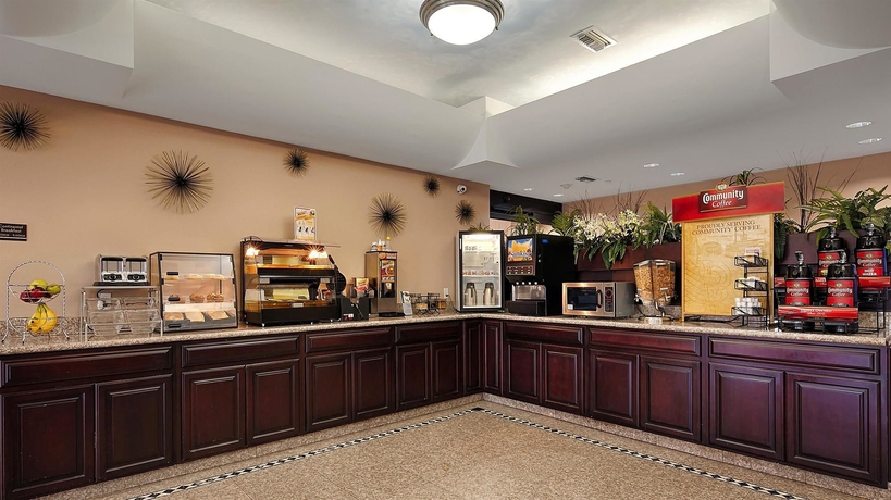 Imagen del bar/restaurante del Hotel Best Western Houma Inn. Foto 4