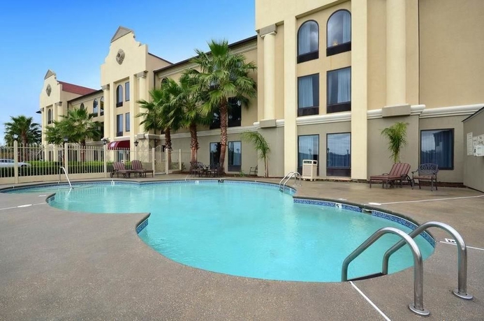 Imagen de la piscina del Hotel Best Western Houma Inn. Foto 16