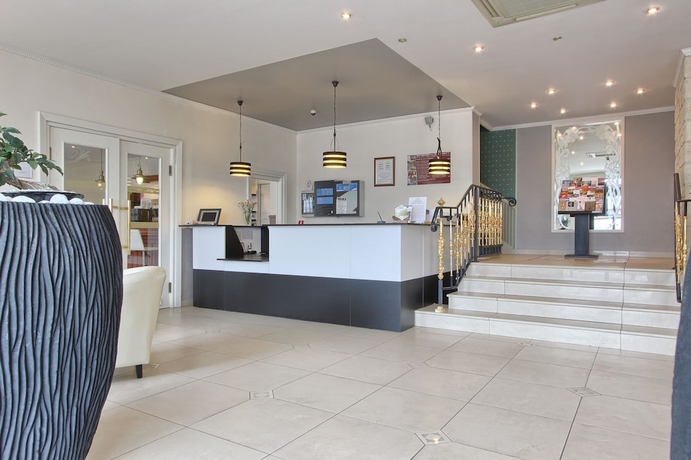 Imagen de los interiores del Hotel Best Western Ile De France. Foto 13