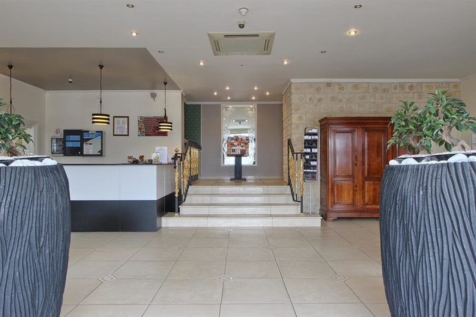 Imagen de los interiores del Hotel Best Western Ile De France. Foto 14