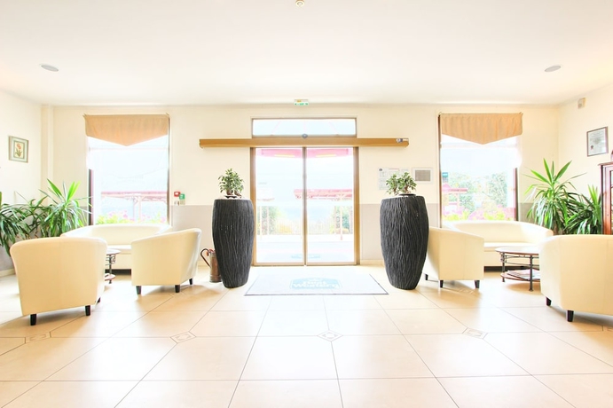 Imagen de los interiores del Hotel Best Western Ile De France. Foto 18