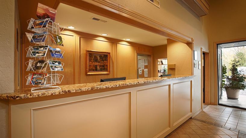 Imagen de los interiores del Hotel Best Western Inn At The Rogue. Foto 18