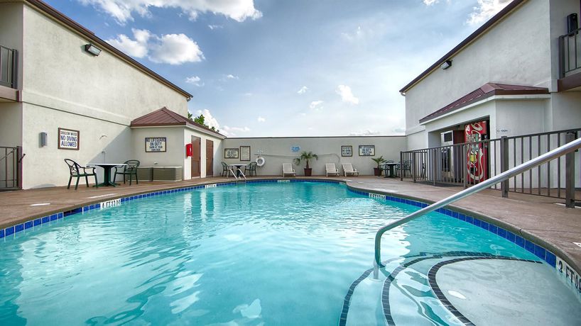 Imagen de la piscina del Hotel Best Western Inn, North Gate. Foto 16