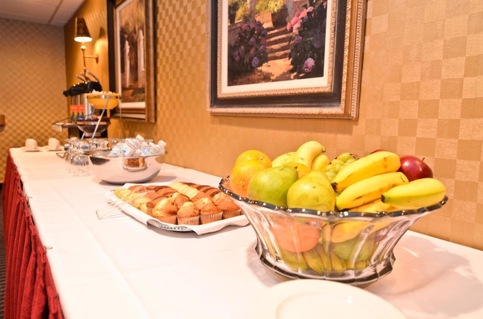 Imagen del bar/restaurante del Hotel Best Western Inn On The Avenue. Foto 3