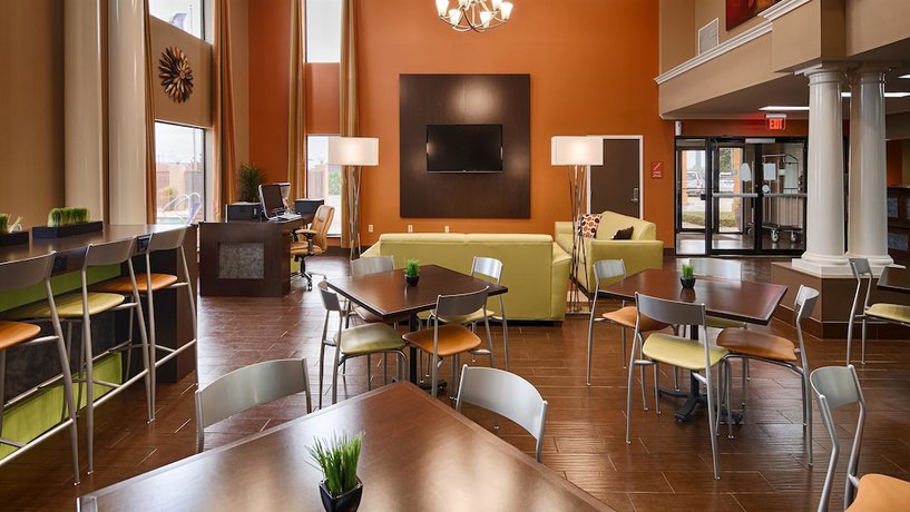 Imagen de los interiores del Hotel Best Western Inn and Suites. Foto 19