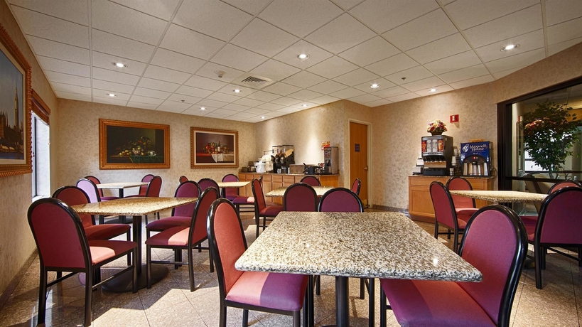 Imagen del bar/restaurante del Hotel Best Western Inn and Suites - Midway Airport. Foto 3