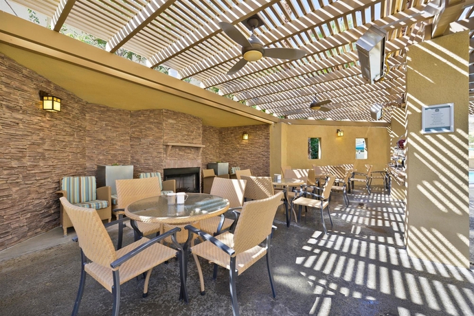 Imagen del bar/restaurante del Hotel Best Western Inn at Palm Springs. Foto 3