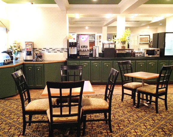 Imagen del bar/restaurante del Hotel Best Western John Muir Inn. Foto 3