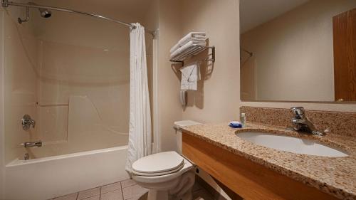 Imagen de la habitación del Hotel Best Western Lakewinds. Foto 9