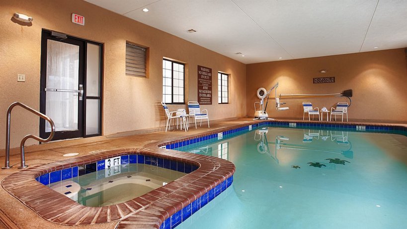 Imagen de la piscina del Hotel Best Western Lamesa Inn And Suites. Foto 20