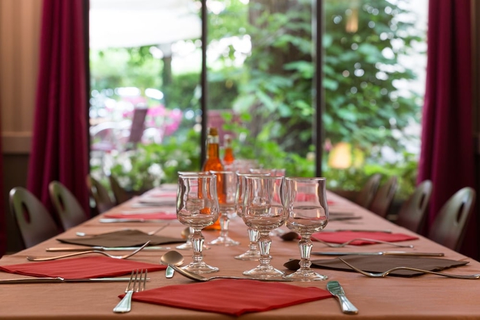 Imagen del bar/restaurante del Hotel Best Western Le Bristol. Foto 6