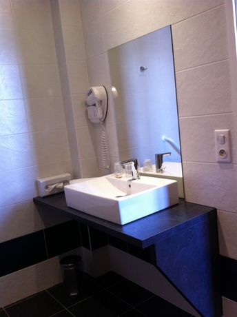 Imagen de la habitación del Hotel Best Western Le Cheval Blanc - Vieux Port. Foto 10