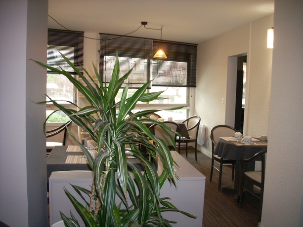 Imagen del bar/restaurante del Hotel Best Western Le Crystal Dinard Plage. Foto 3