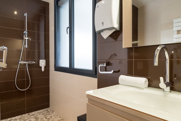 Imagen de la habitación del Hotel Best Western Le Quercy. Foto 15