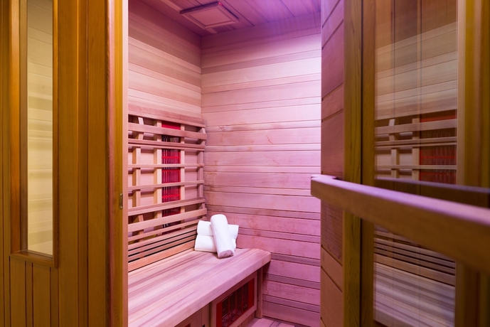 Imagen de la piscina del Hotel Best Western Le Quercy. Foto 19