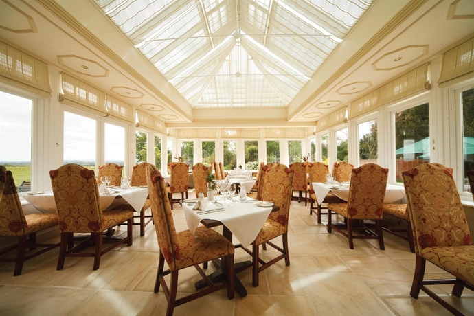 Imagen del bar/restaurante del Hotel Best Western Leigh Park. Foto 10
