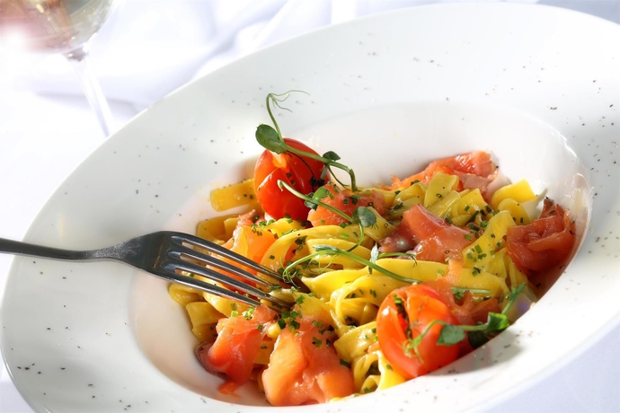 Imagen del bar/restaurante del Hotel Best Western Lichfield City Centre The George. Foto 5