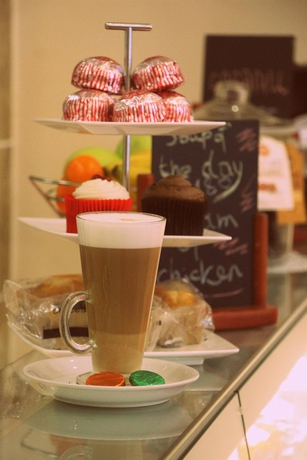 Imagen del bar/restaurante del Hotel Best Western London Ilford. Foto 7